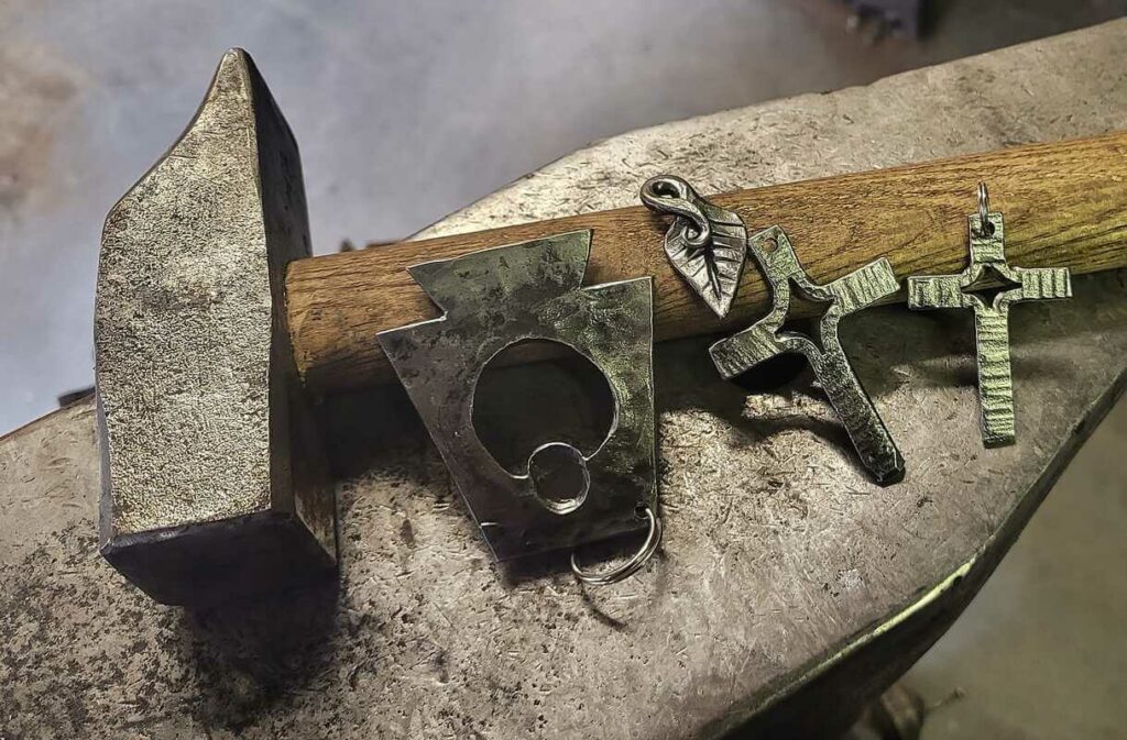 Forge and wood bijoux personnalise fer