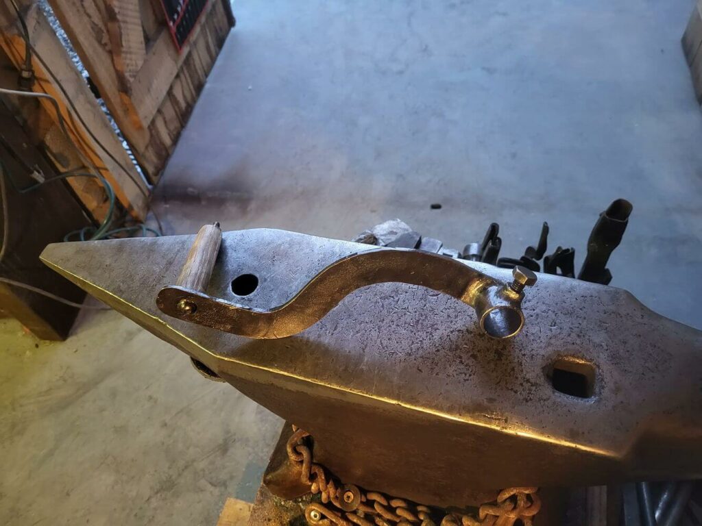 Réalisation sur mesure manivelle pour broyeuse Forge and wood